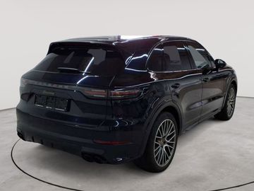 Porsche Cayenne - 4