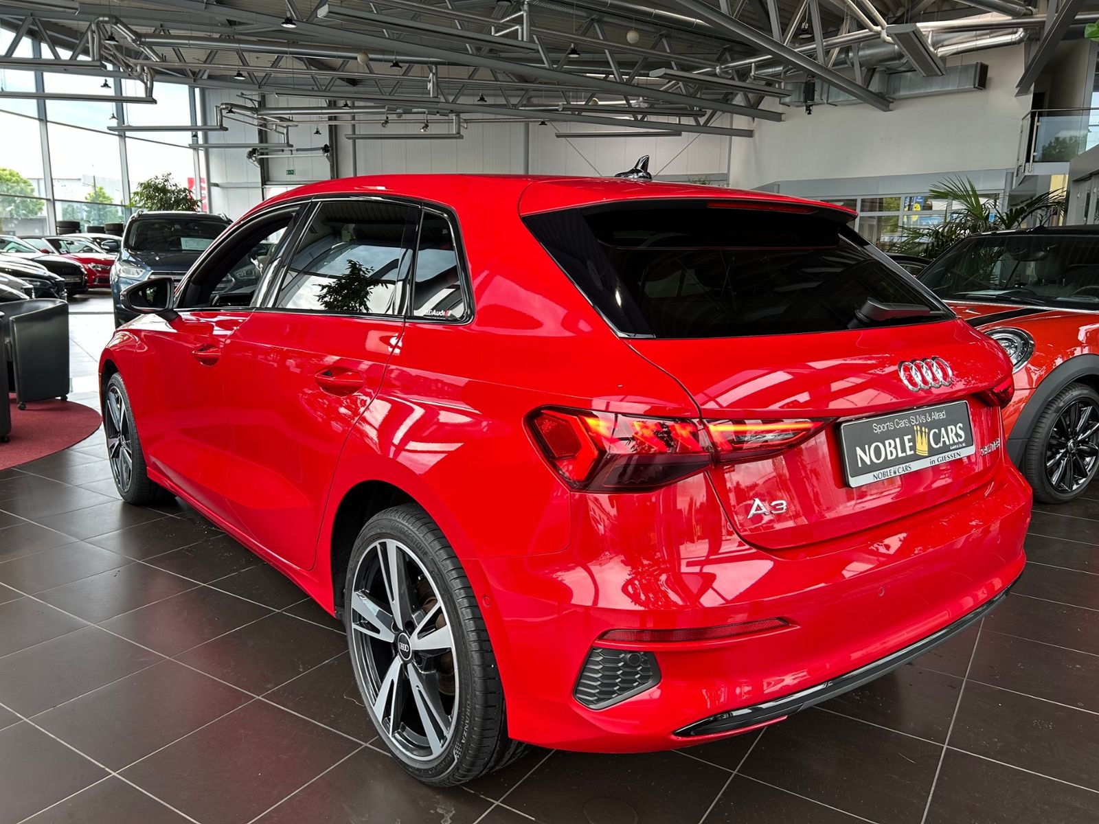 Fahrzeugabbildung Audi A3 Sportback  35 TFSI S line AHK LED NAVI