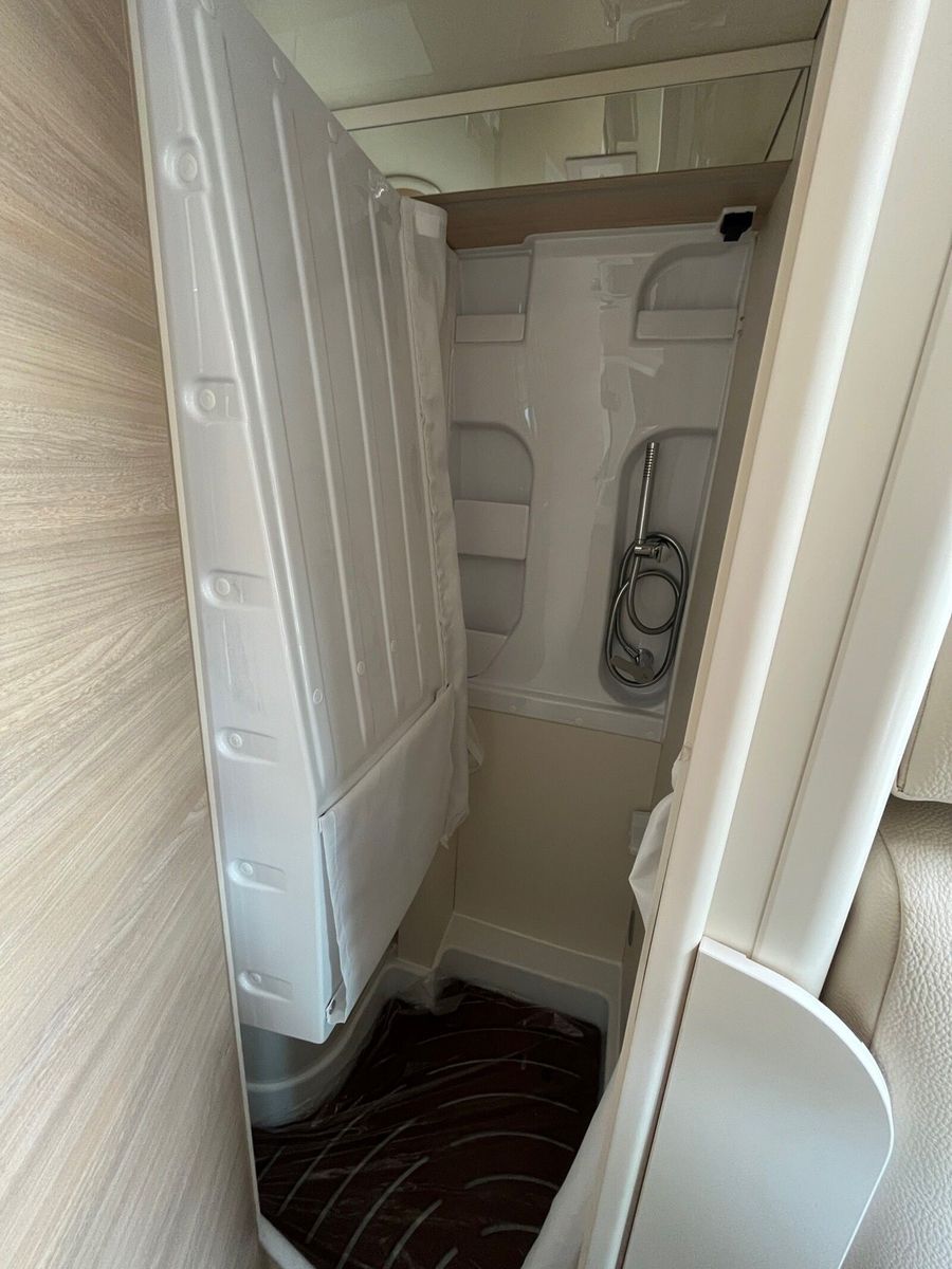 Fahrzeugabbildung Eura Mobil Van V 595 HB Mondial Plus Paket, Markise