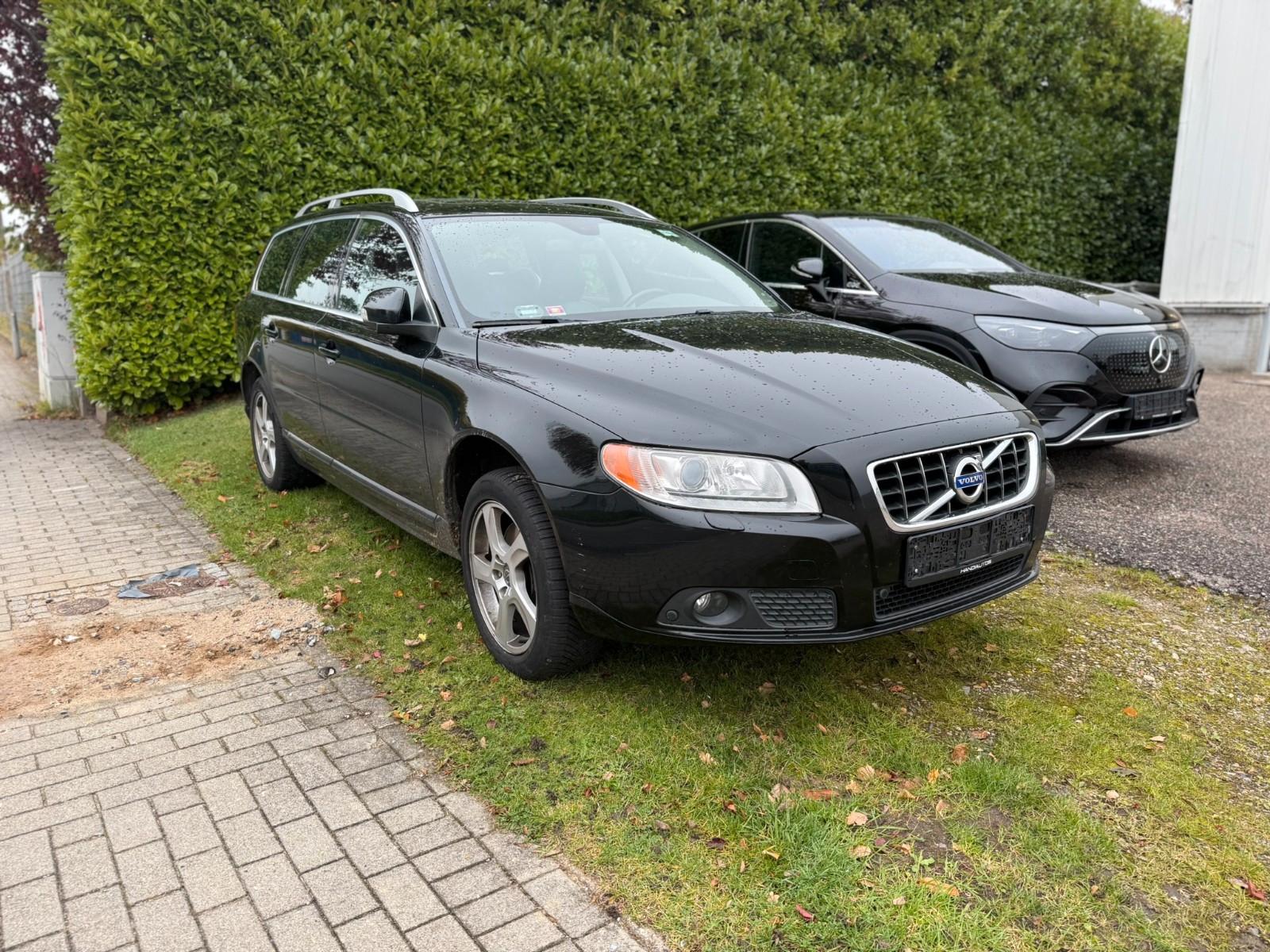 Volvo V70 2011 — interior