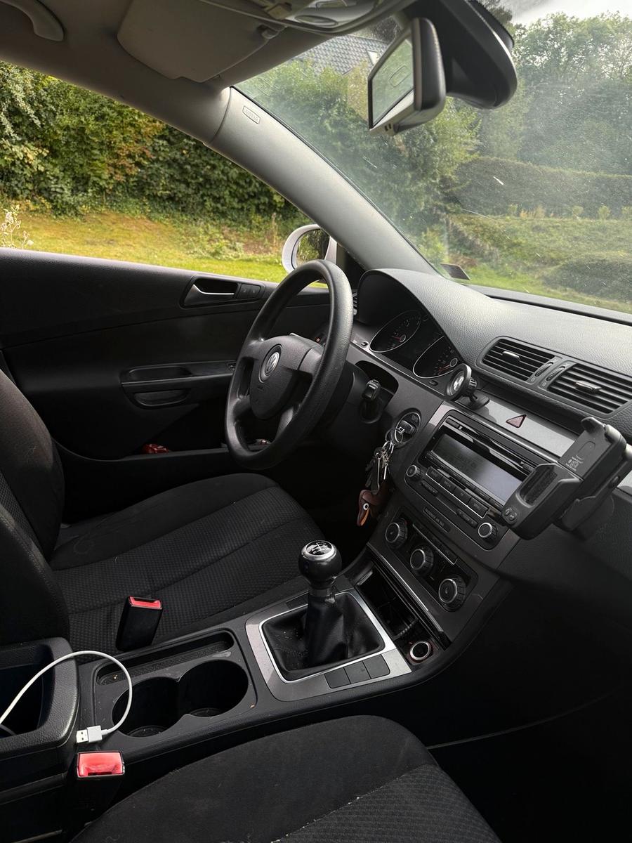 Volkswagen Passat 2010 — photo 15