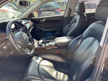 Fahrzeugabbildung Audi A8 Lim 3.0 V6 TDI Lang DSG Navi RFK SHZ
