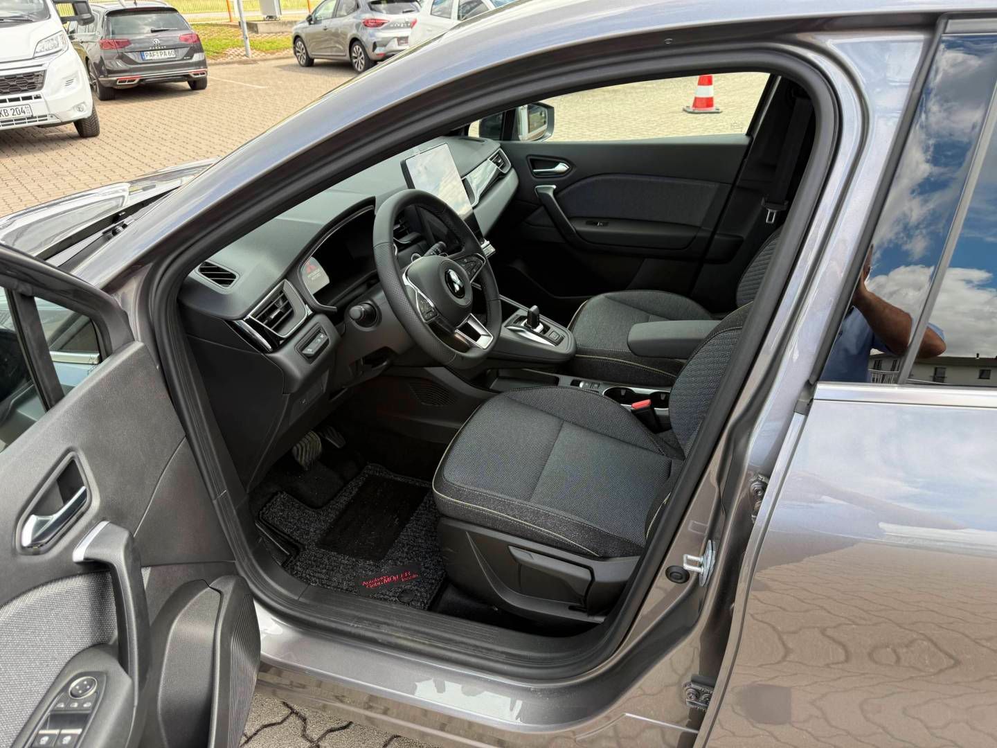 Fahrzeugabbildung Mitsubishi Grandis Intro Edition 1.3 T-Benziner 7-DCT