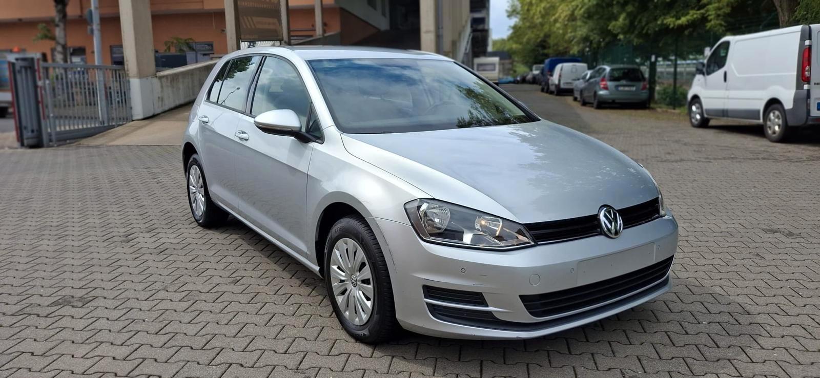 Volkswagen Golf VII Lim. Trendline BMT