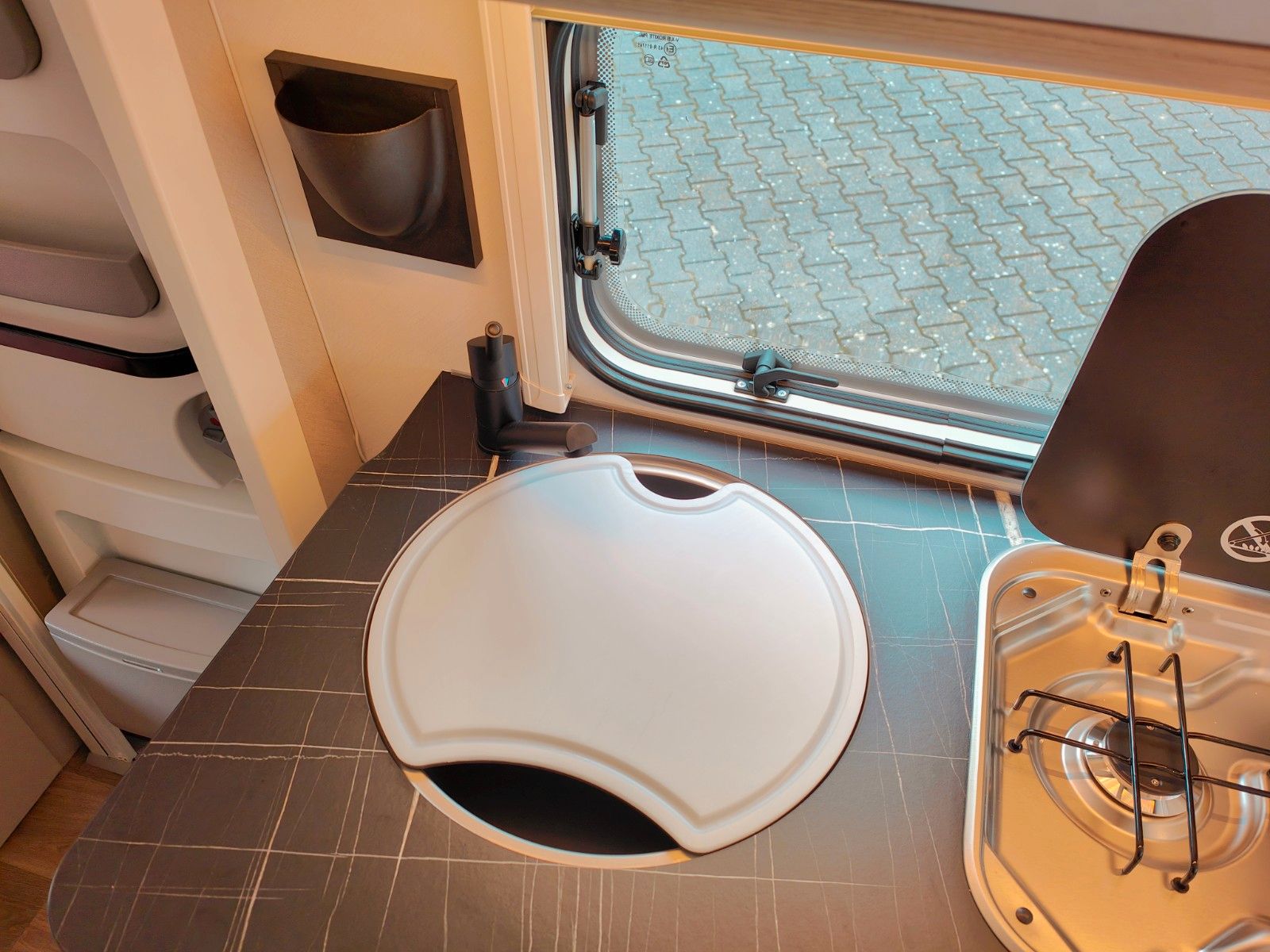 Fahrzeugabbildung HYMER / ERIBA / HYMERCAR Touring 530 Tango Red - JETZT 8.024€ SPAREN !!!