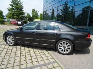 Volkswagen Phaeton - 3