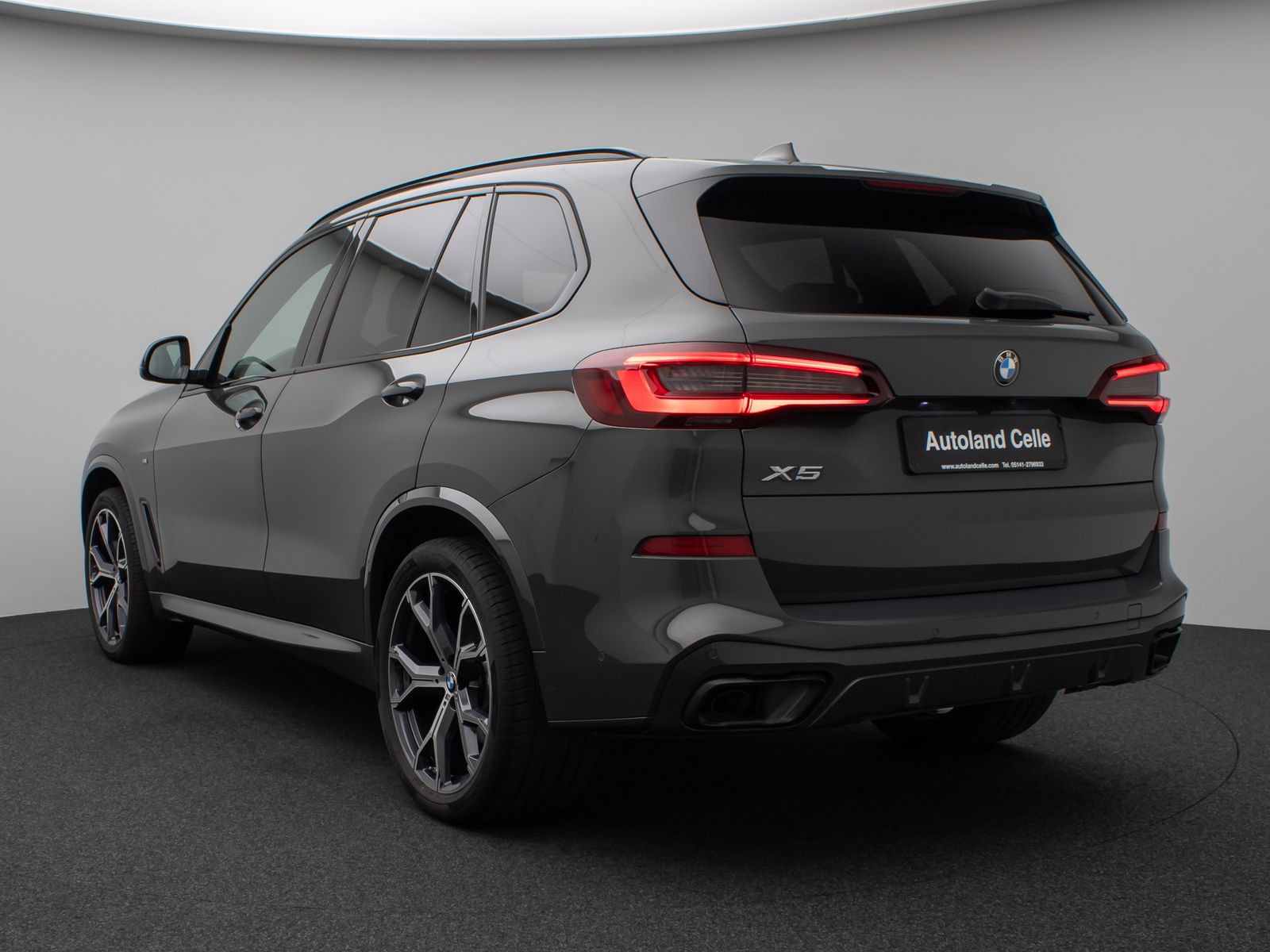 Fahrzeugabbildung BMW X5 xD30d M Sport Panorama Kamera Laser HUD HiFi