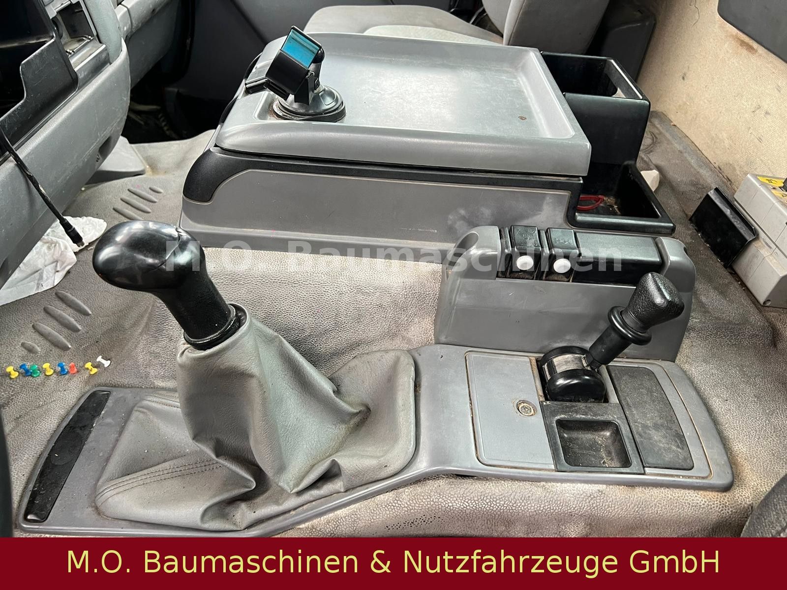 Fahrzeugabbildung Renault Kerax 270-19 DCI  / 4x2 / Marell AL 15990 /