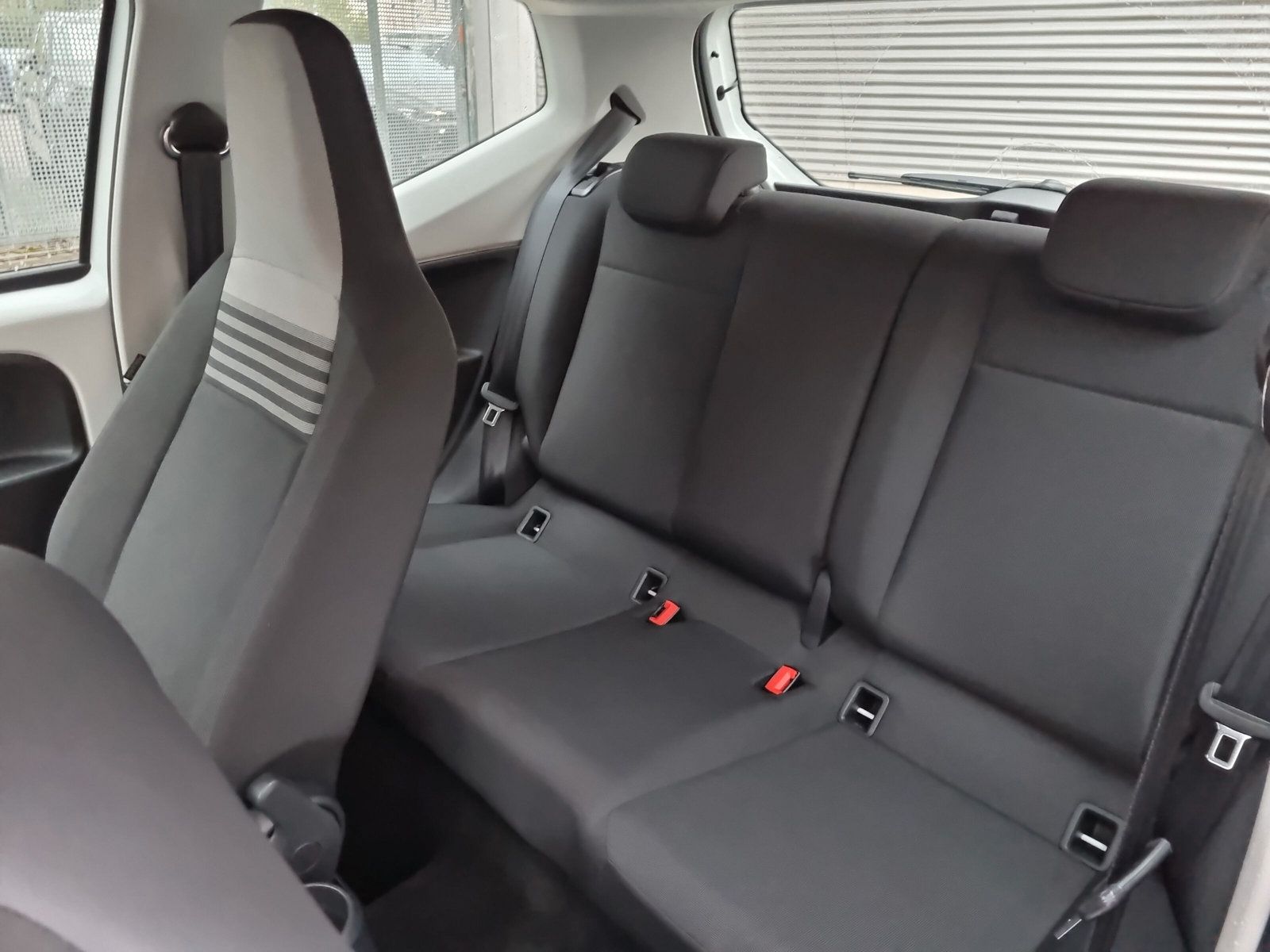 Fahrzeugabbildung Volkswagen up! 1.0 move up! KLIMA DAB+ ALLWETTER