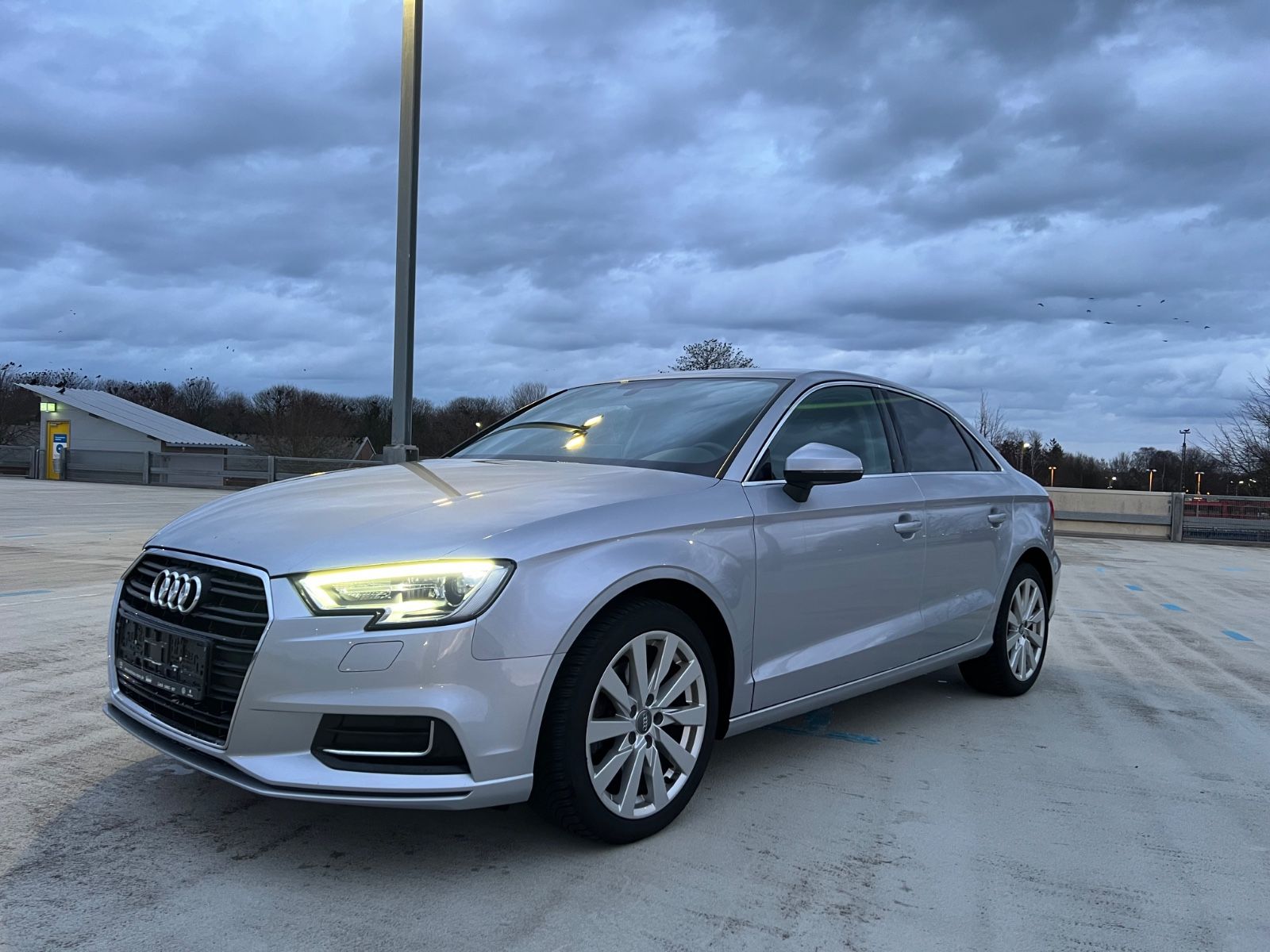 AUDI A3 Limousine Design, AHK, Tempomat, Xenon