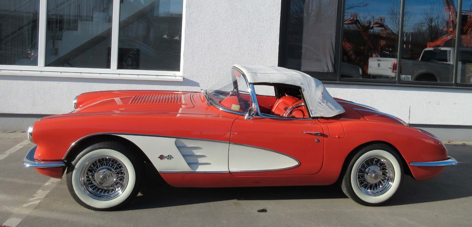 Vehicle photo 8