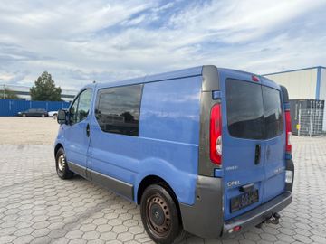 Opel Vivaro - 10