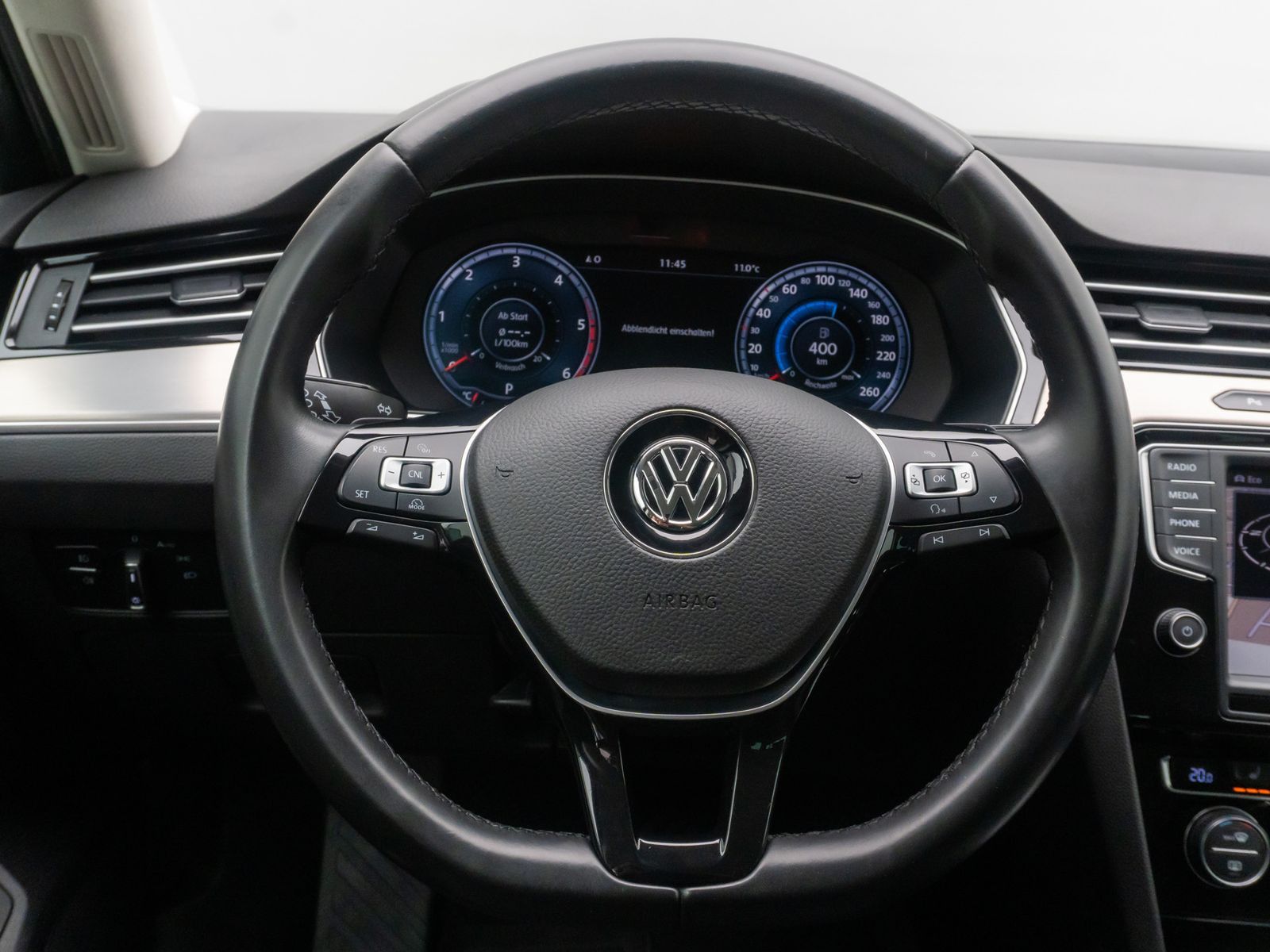Fahrzeugabbildung Volkswagen Passat Variant 2.0 Highline PDC Massage AHK 18"