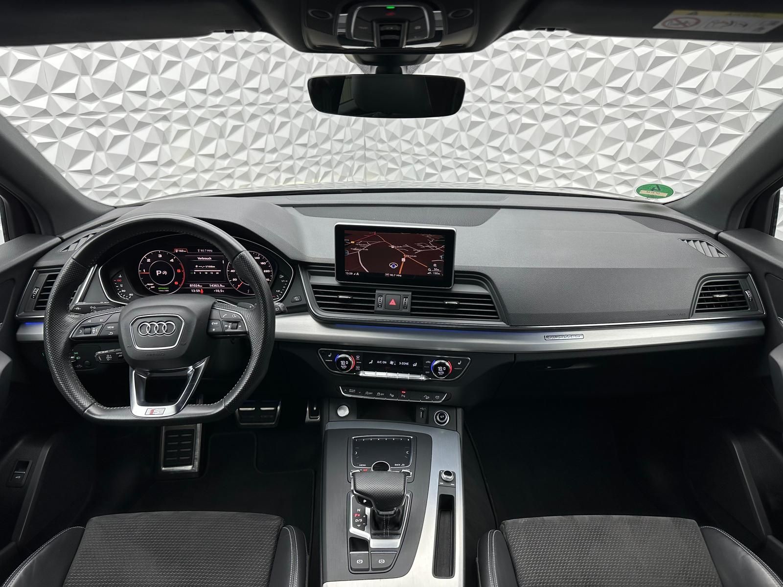 Fahrzeugabbildung Audi Q5 40TDI QUATTRO/SPORT/S-LINE/PANO/PDC/LED/AHK