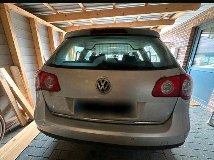 Volkswagen Passat 2009 — вигляд ззаду