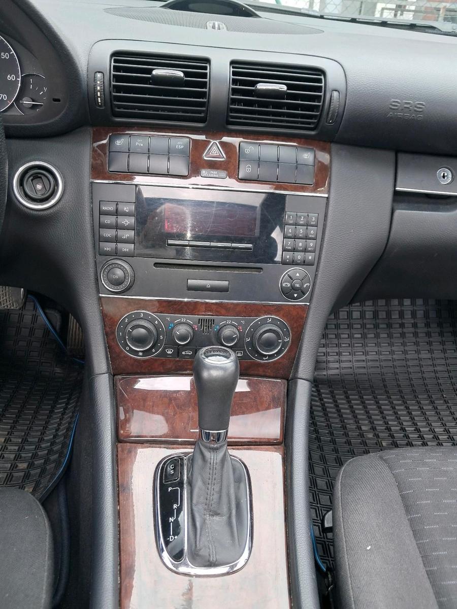 Mercedes-Benz C180 2007 — engine 143 HP (105kW)