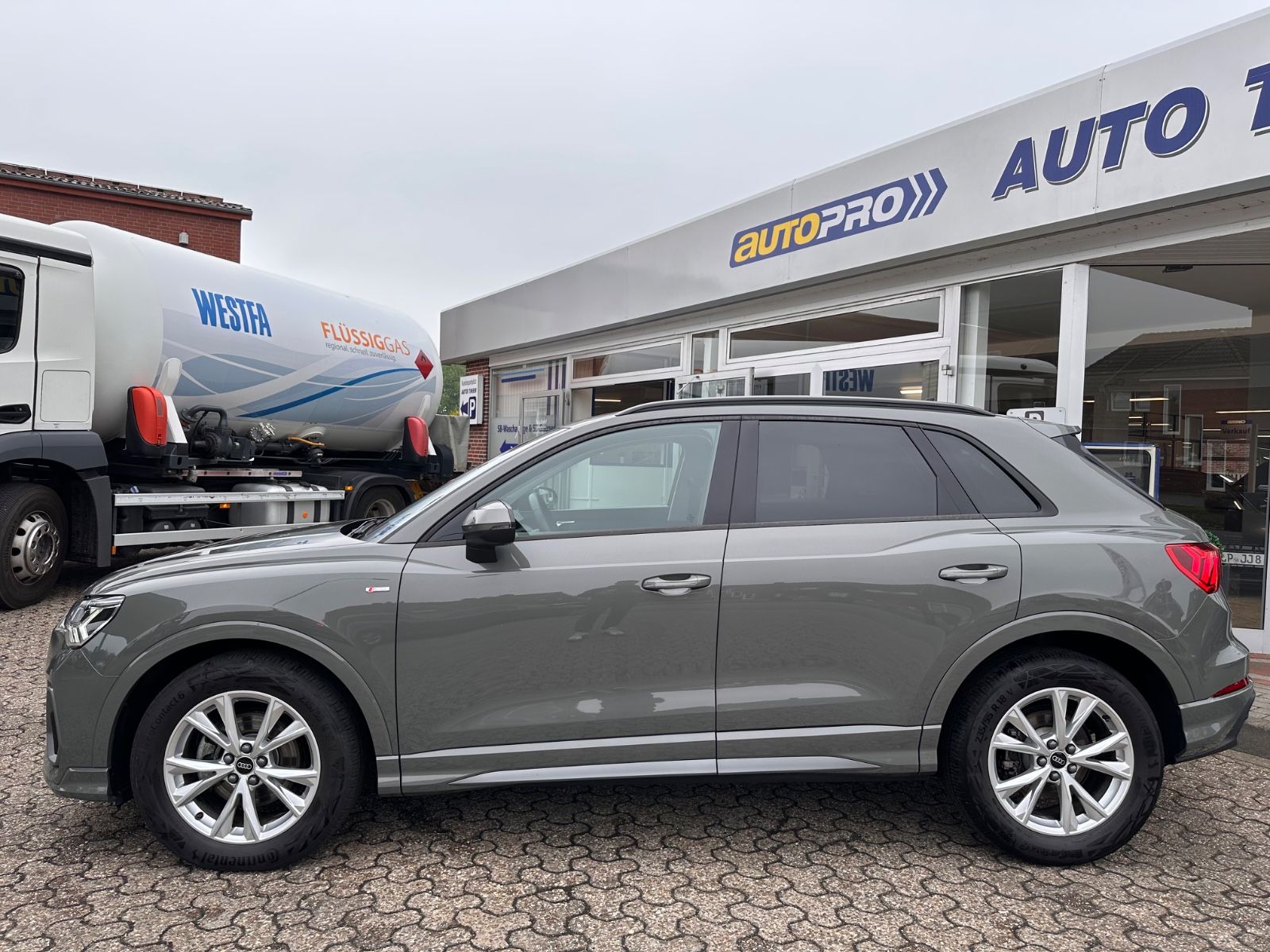Fahrzeugabbildung Audi Q3 35 TFSI S line S Tronic Navi/ACC/SHZG/LED/PDC
