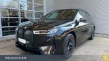 BMW iX xDrive40 Sportpaket,SkyLou,AHK,DAProf,Pano - BMW iX mit Schiebedach