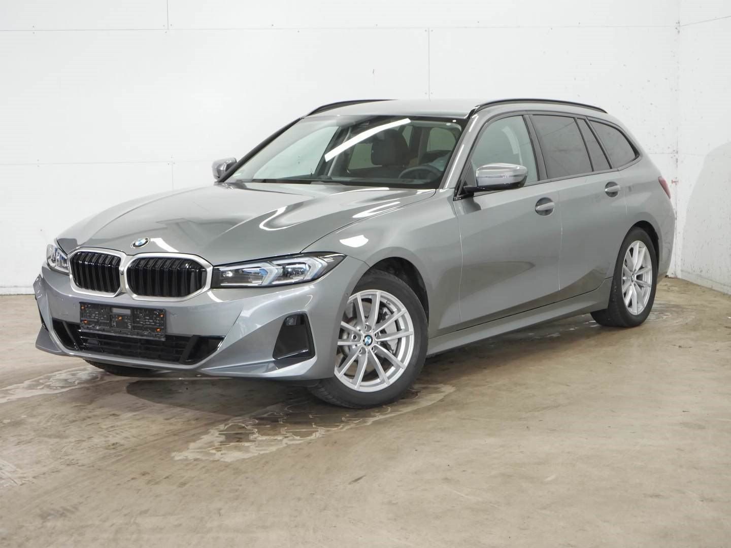 Fahrzeugabbildung BMW 330i xDrive |Komfortzugang |AHK |Harman Kardon
