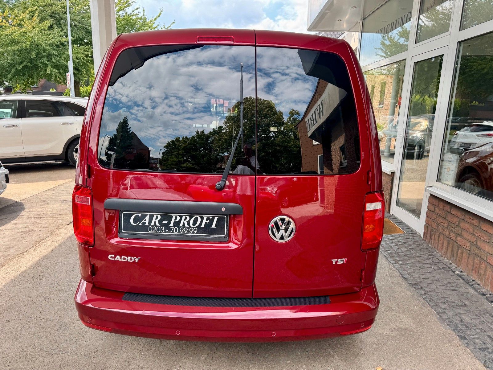 Fahrzeugabbildung Volkswagen Caddy Navi/Bluetooth/PDC/Klimaaut./Alufelgen