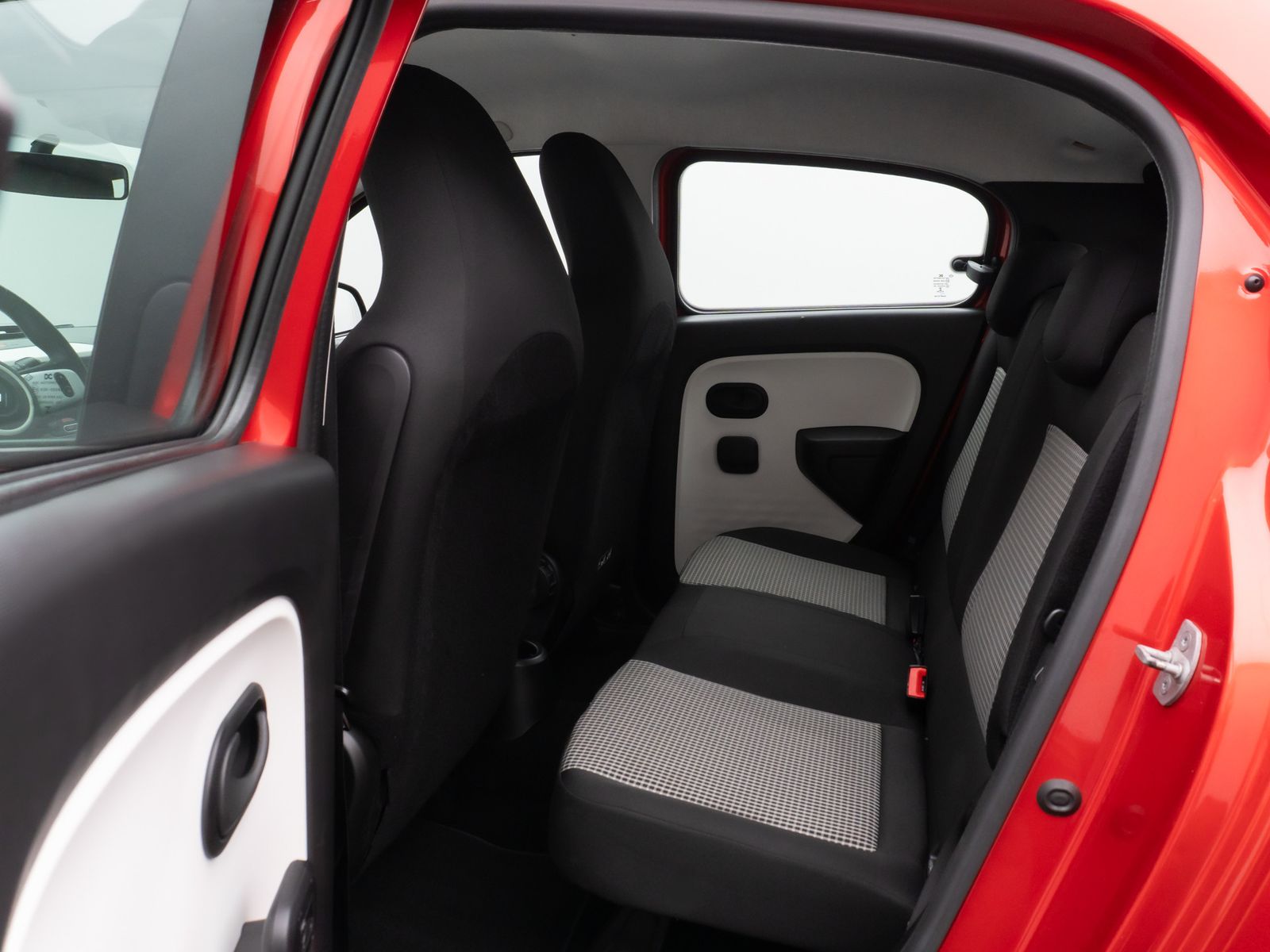 Fahrzeugabbildung Renault Twingo Life Bluetooth USB Tempomat