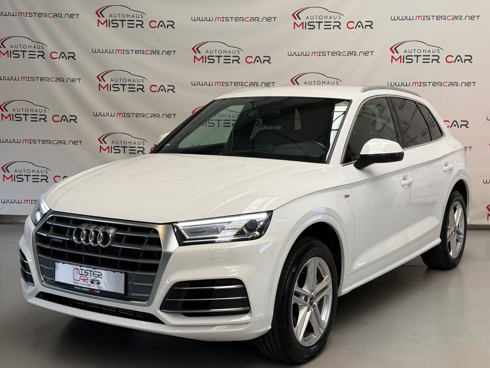 AUDI Q5 50 TFSIe quattro S LINE VIRT/LED/AHK/HUD/KAM