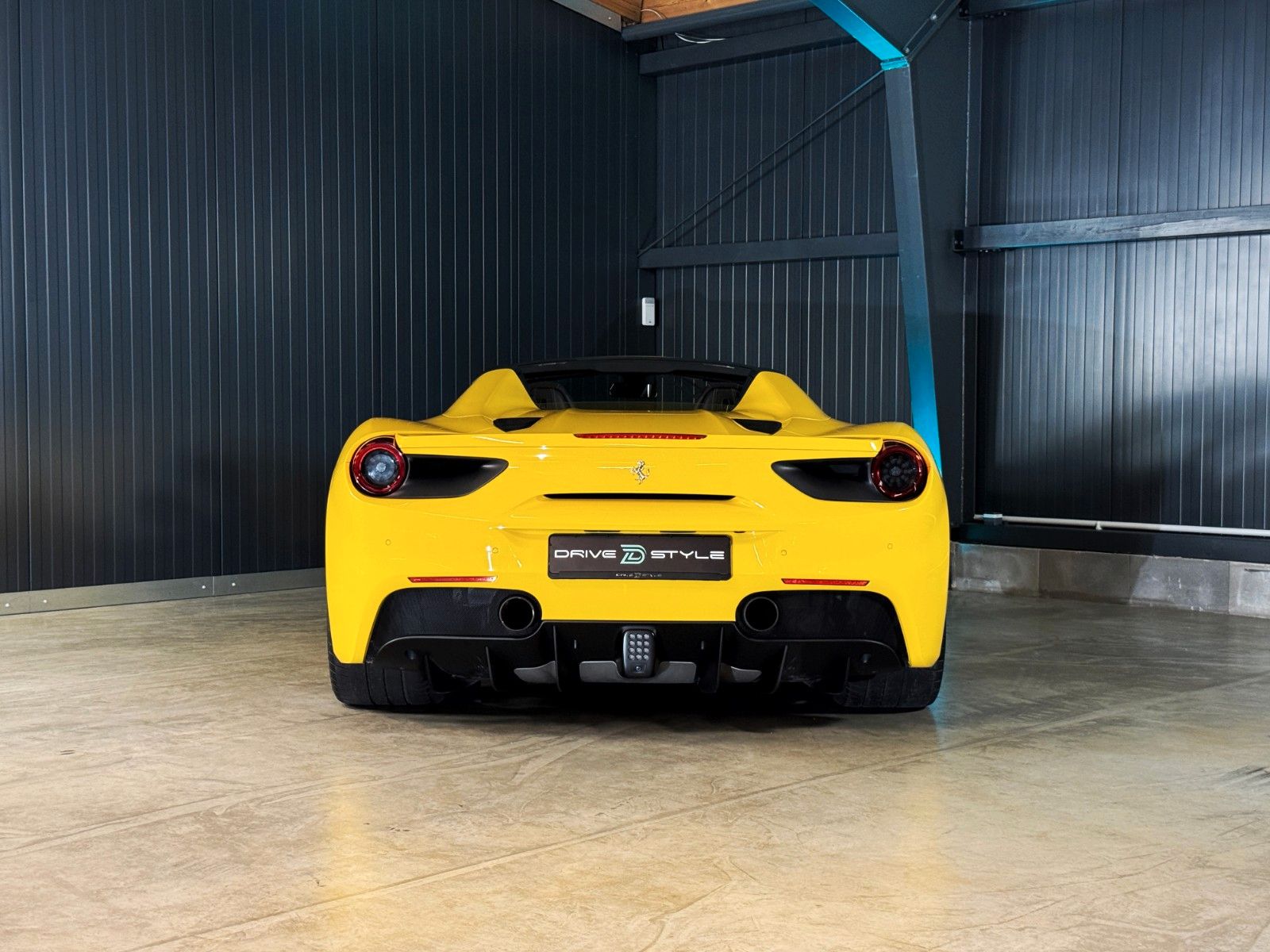 Fahrzeugabbildung Ferrari 488 Spider + Giallo Modena + Scuderia Shields
