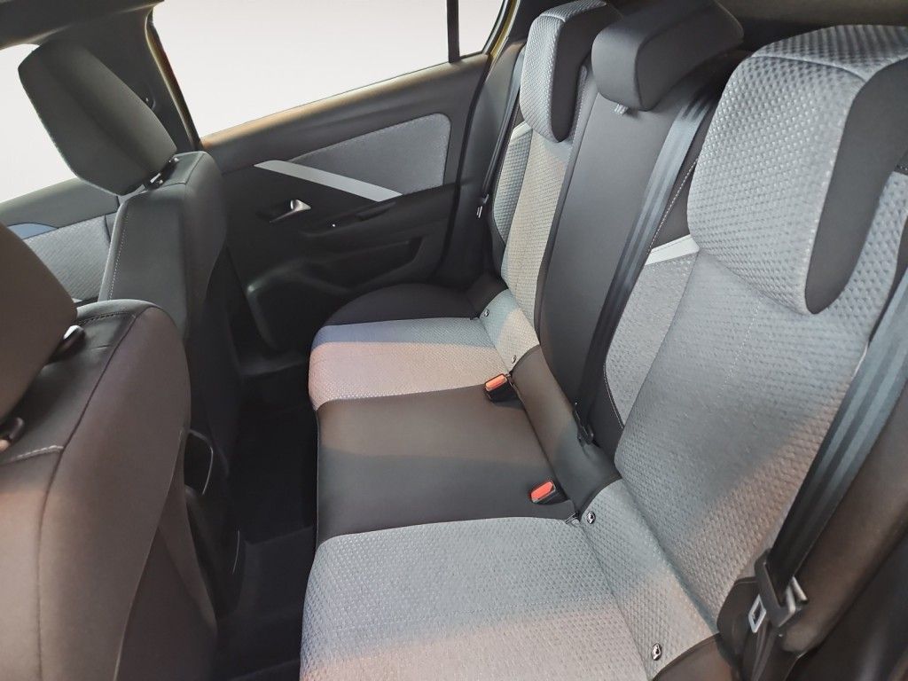 Fahrzeugabbildung Opel Astra Hybrid 107 kW Edition (L) Automatik