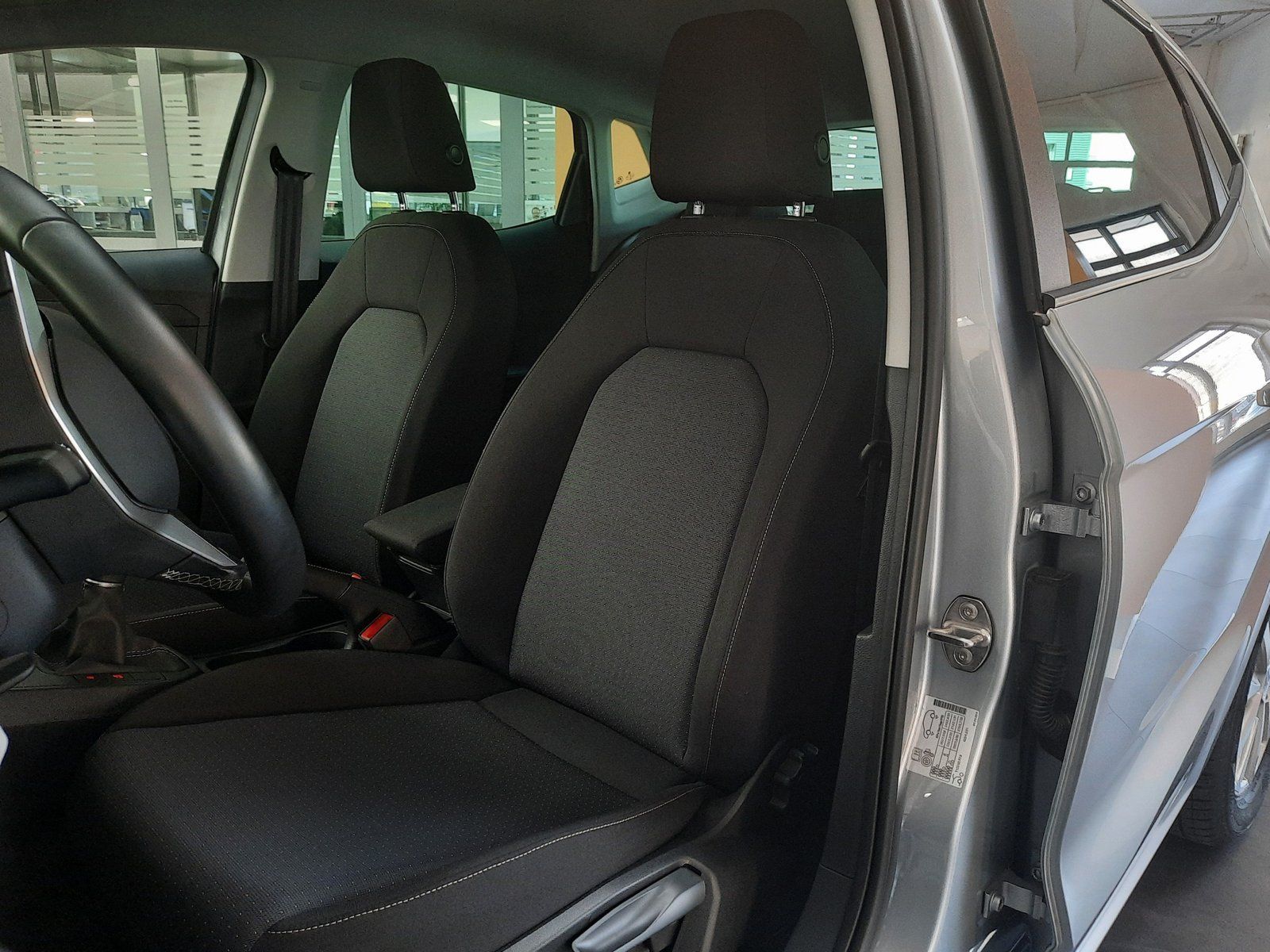 Fahrzeugabbildung SEAT Ibiza Style TSI *Navi*Cam*LED*Sitzhzg*Einparkh*