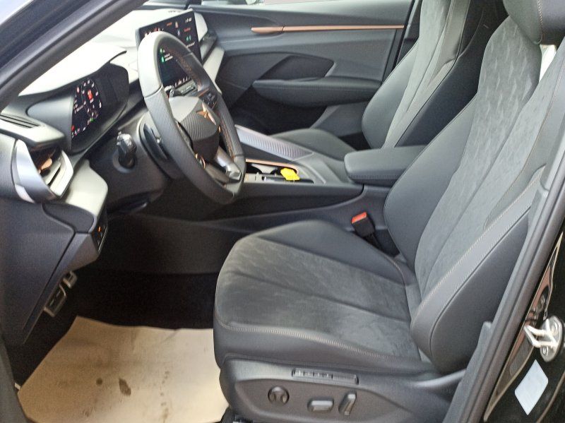 Fahrzeugabbildung CUPRA Terramar 1.5 e-Hybrid DSG 150 KW