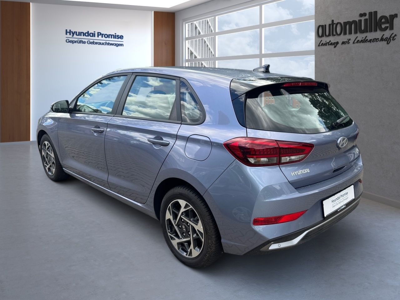 Fahrzeugabbildung Hyundai i30 PRIME KAM*LED*NAVI*SHZ*LHZ*PDC*CARPL*2Z-KLIM
