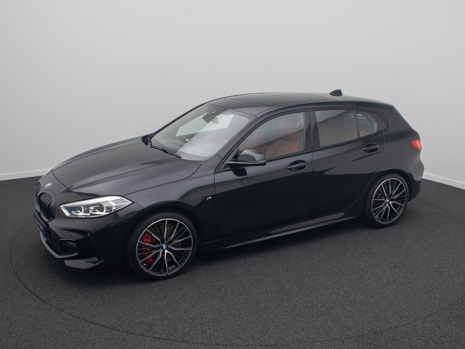 Fahrzeugabbildung BMW 120i M Sport Komfort DAB HiFi Panorama Leder 19"