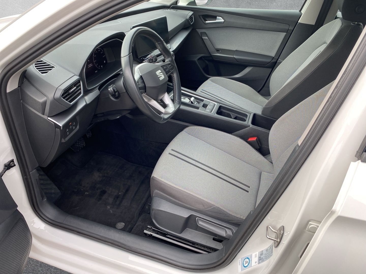 Fahrzeugabbildung SEAT Leon Sportstourer Style Navi Digitales Cockpit L