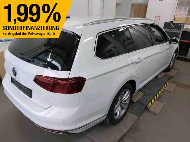 Volkswagen Passat Variant 2.0 TDI Elegance DSG *ACC*R-CAM*