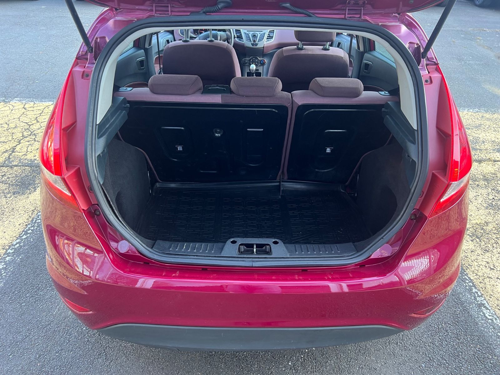 Fahrzeugabbildung Ford Fiesta Sonderlack *4/5 TÜRIG*