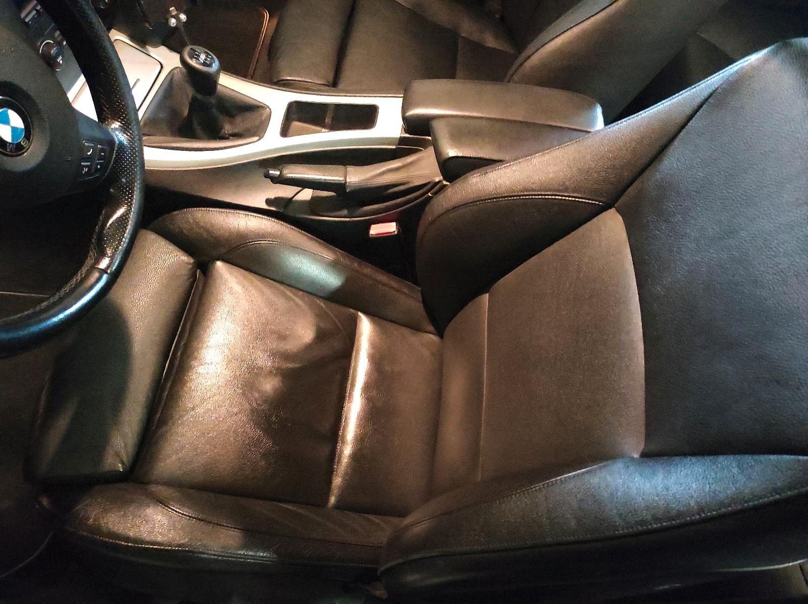 BMW 330 2006 — interior