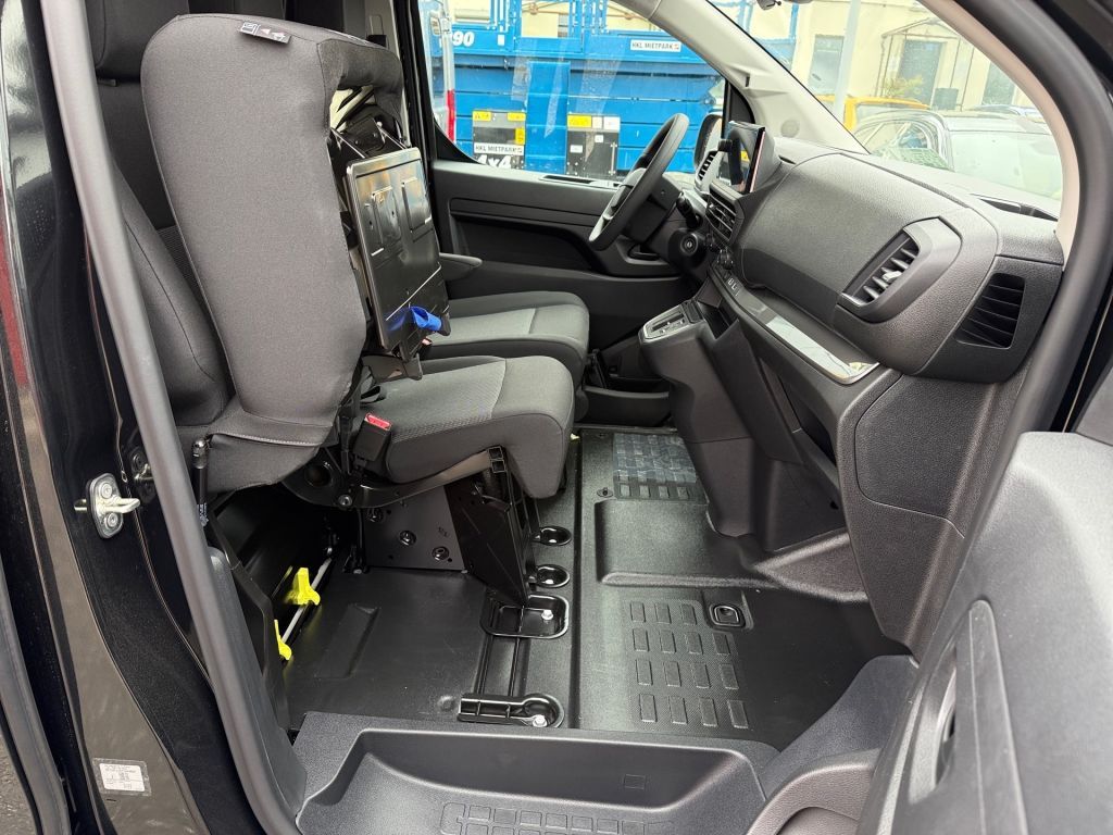 Fahrzeugabbildung Citroën Jumpy 2.2 Diesel 150 XL S&S Autm.