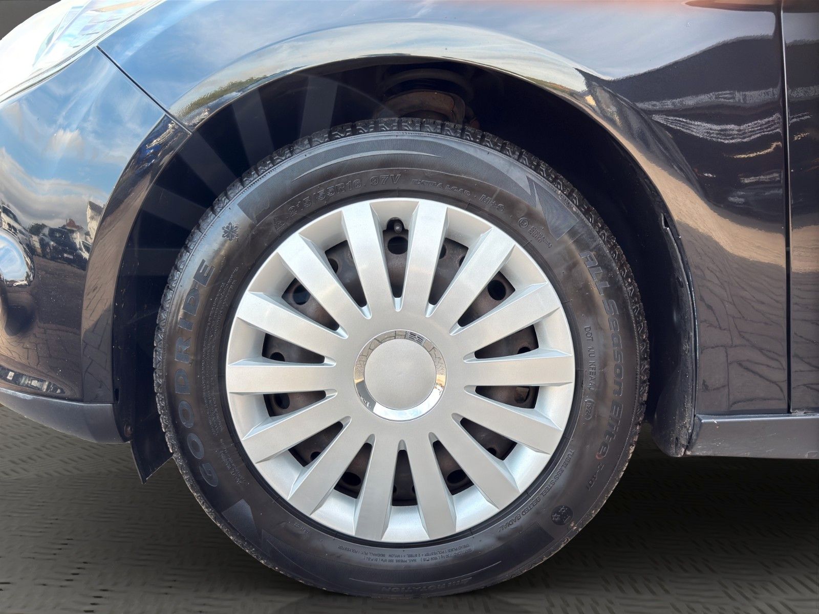 Fahrzeugabbildung Ford Focus Turnier *AHK*Sitzheizung*Service Neu