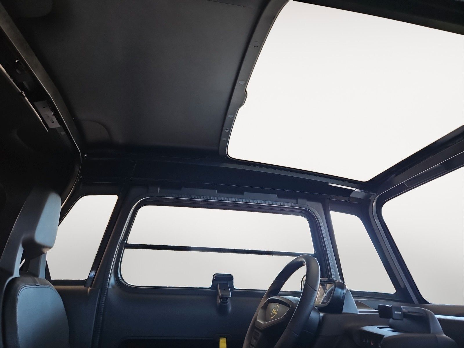 Fahrzeugabbildung Opel Rocks-e Tekno