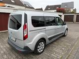 Ford Grand Tourneo Connect 7-Sitzer Panoramaglasdach - Ford Grand Tourneo aus 2015