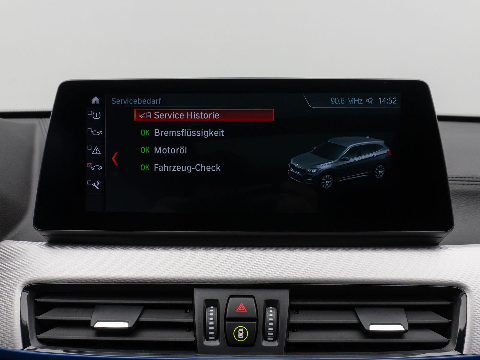 Fahrzeugabbildung BMW X1 xD25e M Sport Panorama Kamera HUD H/K Komfort