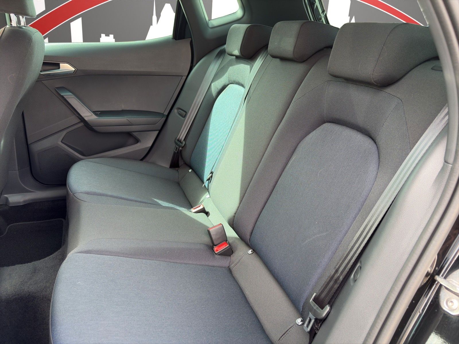 Fahrzeugabbildung SEAT Arona FR 1.0 TSI DSG GJR/LED/SHZ/RFK/APP/PDC/GJR
