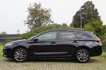 Hyundai i30 Kombi DCT-NAVI-LED-KAMERA-SHZG-ALU17-