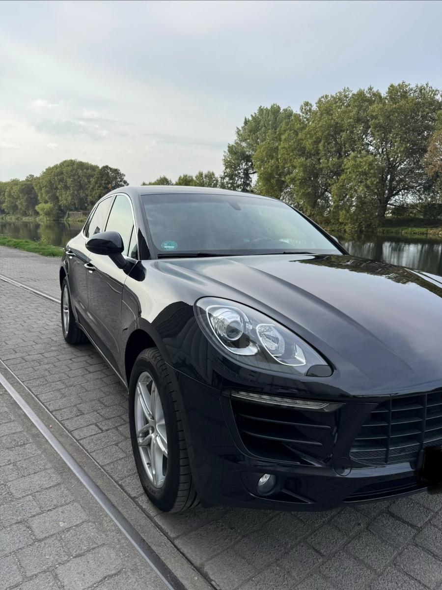Porsche Macan S Approved 2028