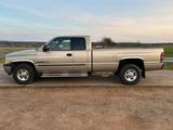 Dodge RAM 2500 V10 8.0 SLT / 4-door CAB / 2-WD