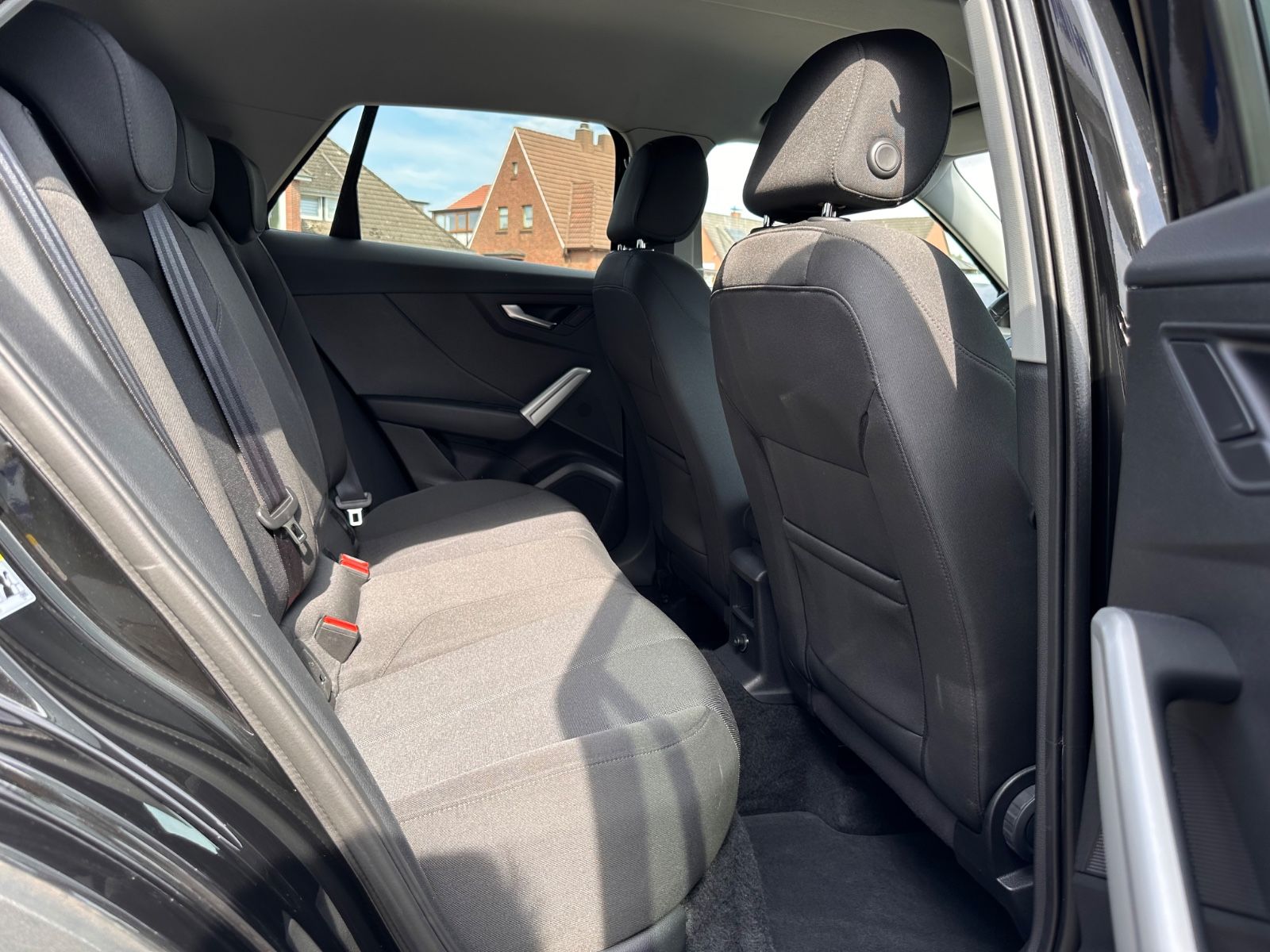 Fahrzeugabbildung Audi Q2 35 TFSI Navi/Virtual/APP/eHeck/RFK/PDC/LED