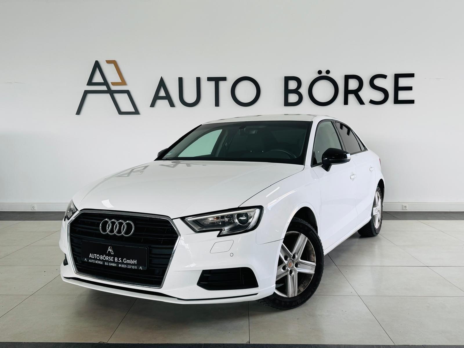 AUDI A3 lim. 2.0 TDI Sport S tro*NAVI*XENON*PDC*SHZ