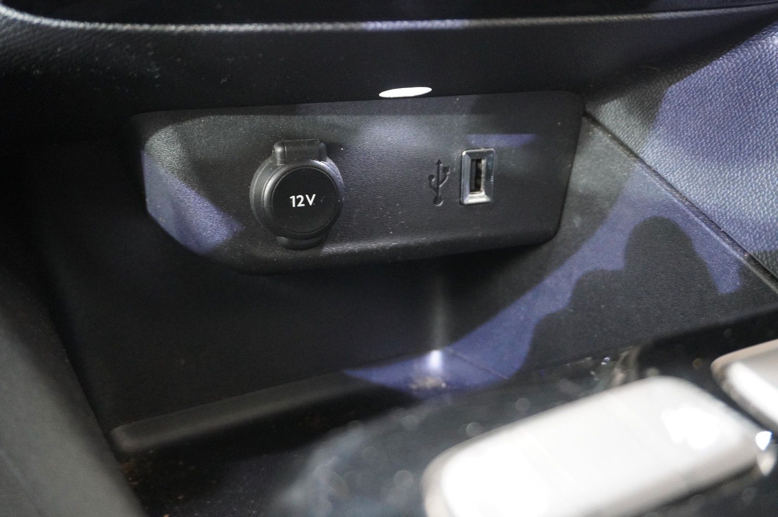 Fahrzeugabbildung Opel Mokka 1.2T ELEGANCE NAVI/LED/KAMERA/SPORT/DAB+