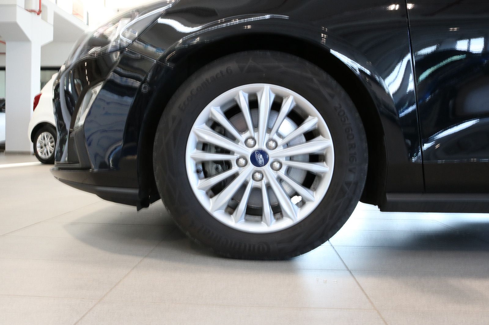 Fahrzeugabbildung Ford Focus Turnier Titanium  Automatik   Navi/Kamera