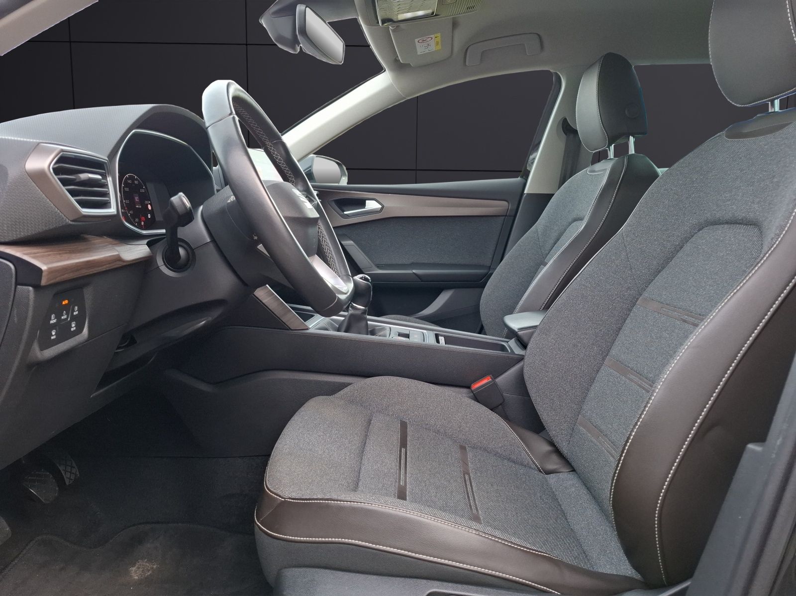 Fahrzeugabbildung SEAT Leon ST TSI Xcellence LED Navi ACC RFK SH